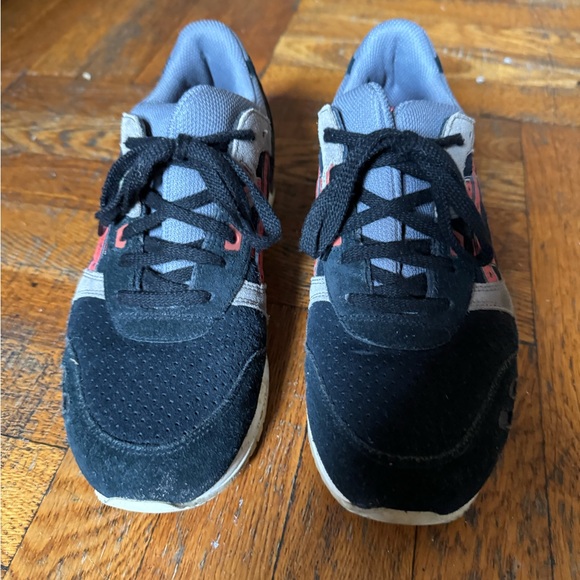 ASICS - Picture 3 of 6